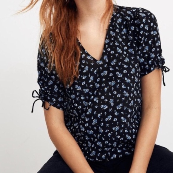 Madewell Tops - Madewell 100% Silk Black & Blue Floral Short Sleeve Blouse